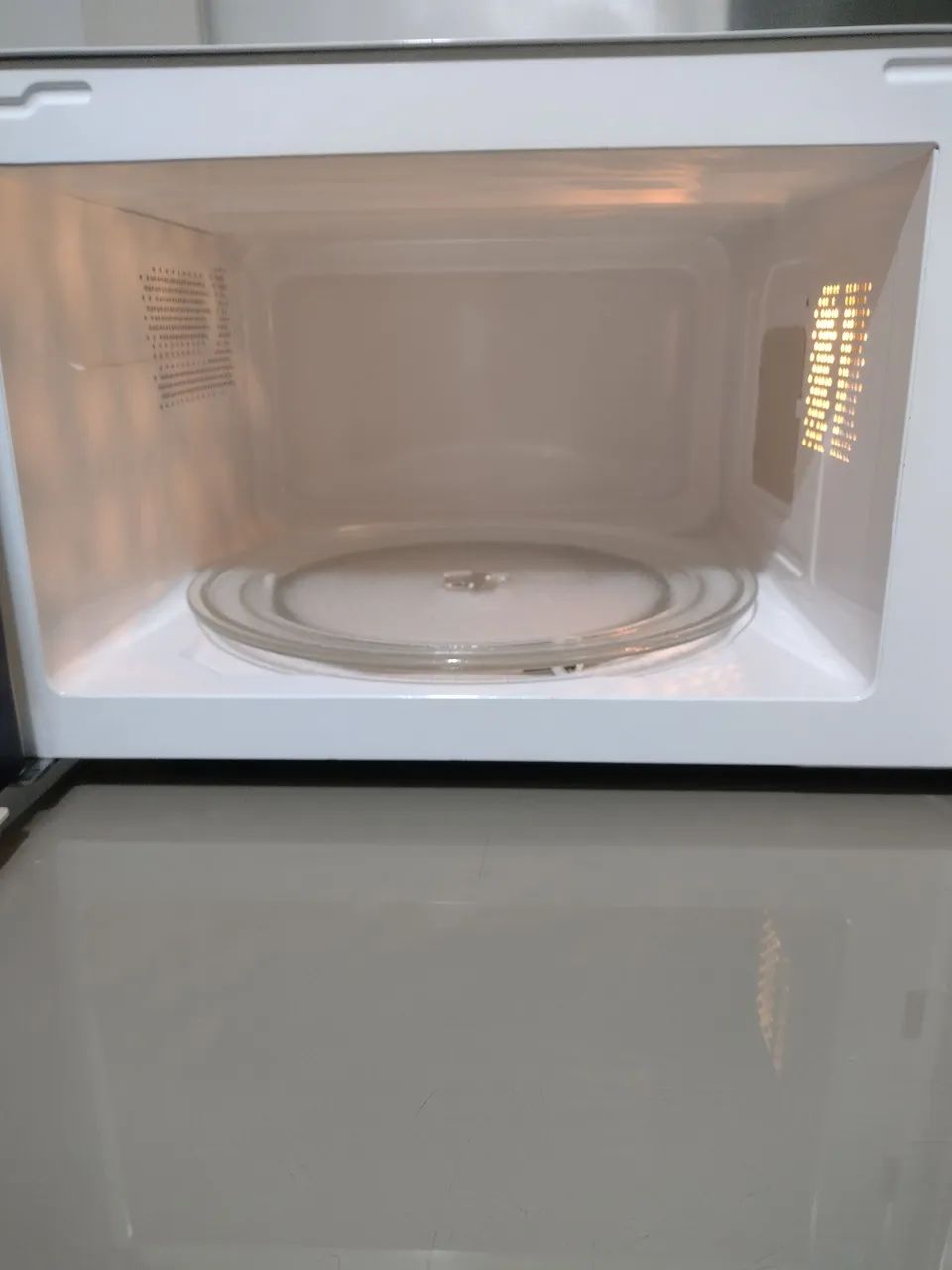 Microondas Philco 30 litros, Espelhado. - Foto 2