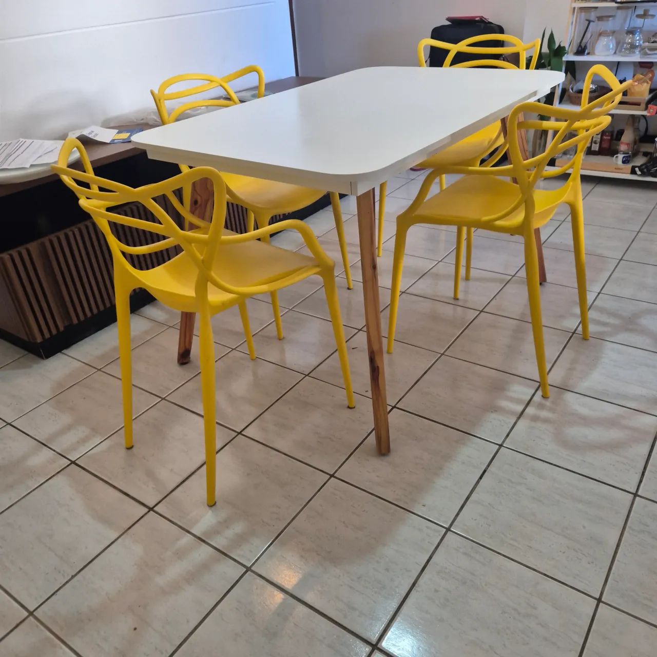 Conjunto mesa e cadeiras  - Foto 5