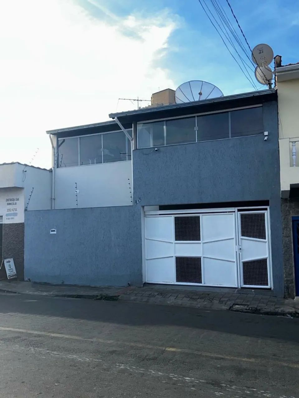 Casa sobrado próx a Universidade. 