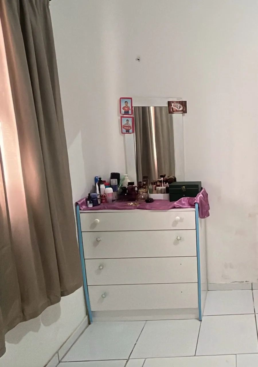 Sapateira e cômoda 
