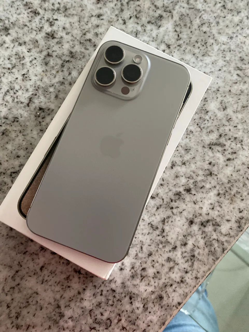 Apple iPhone 15 Pro Max 1TB スペースグレー　液晶漏れ Apple iPhone 15 Pro Max 1TB スペースグレー 液晶漏れ Apple iPhone