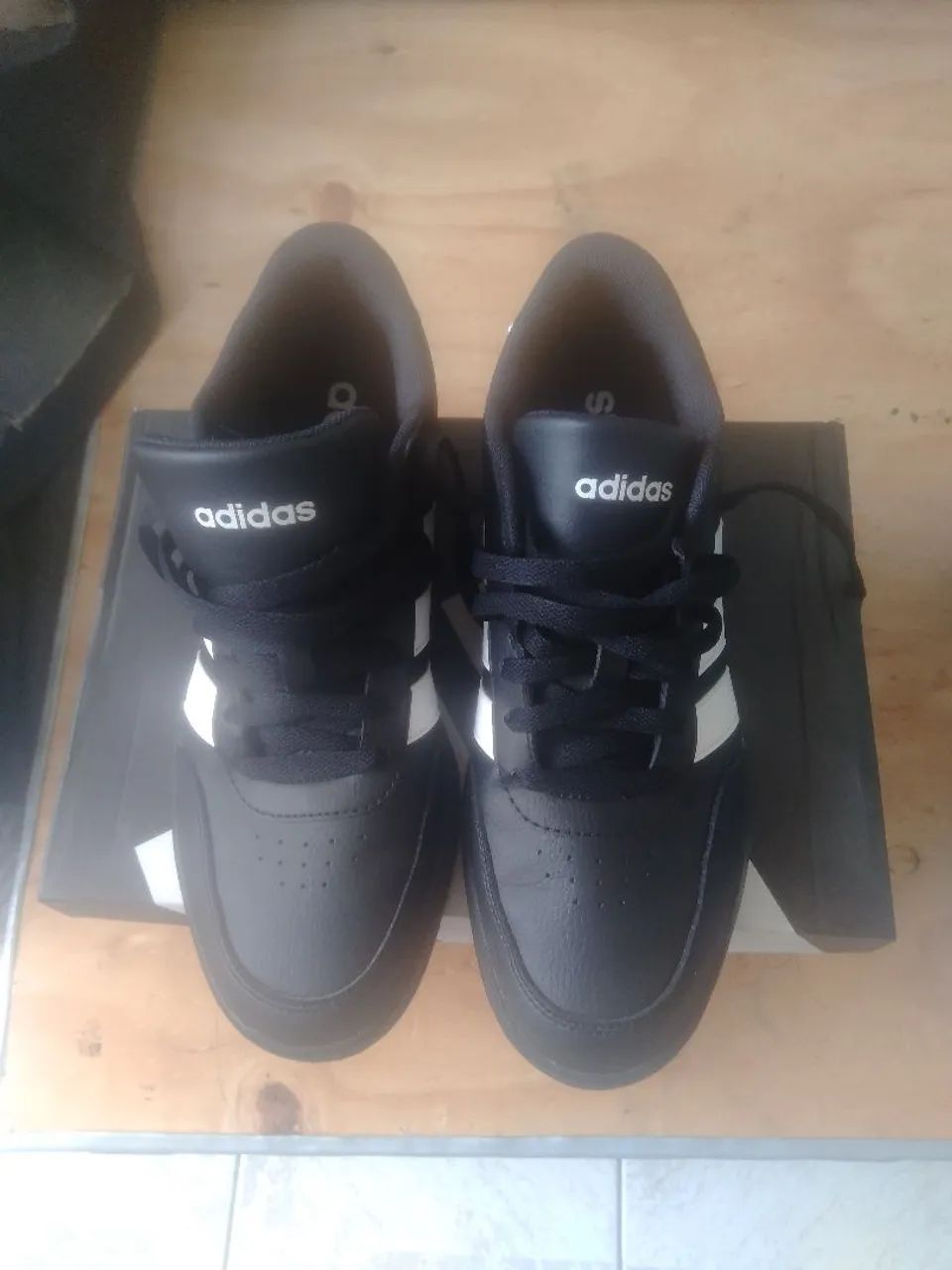 Tênis Adidas preto número 40