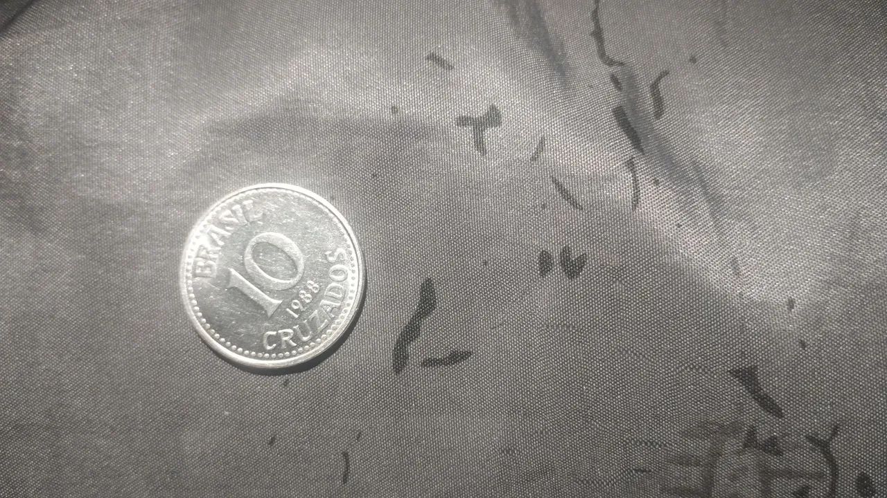 Moeda de 10 cruzados de 1988 perfeita
