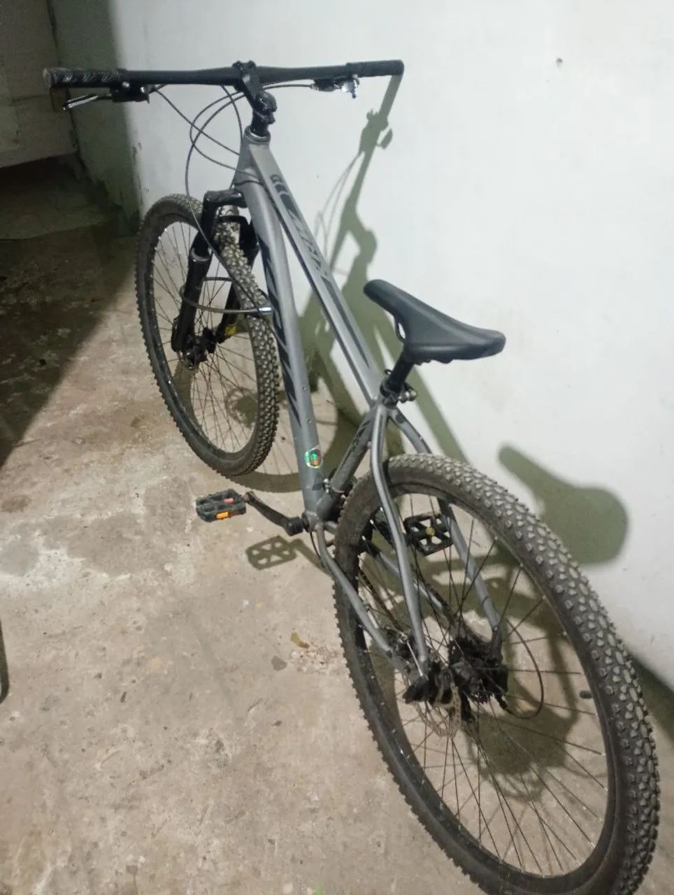 Bicicleta KRW  "aro 29"(10 mêses de uso,com nota fiscal da compra.) - Foto 2