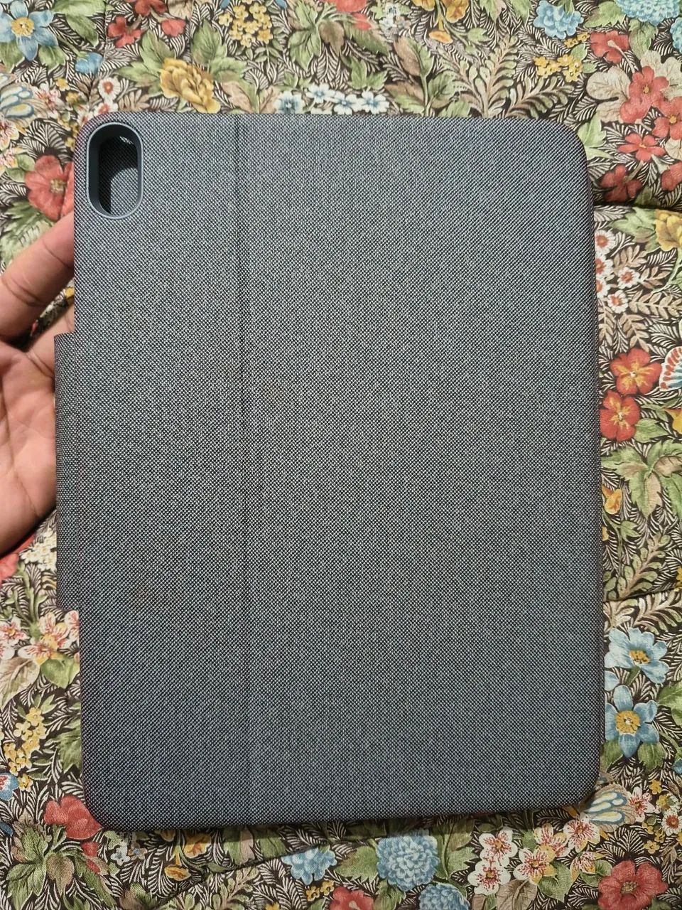 Capa teclado Logitech fólio iPad Air 4ª e 5ª Geração  - Foto 3