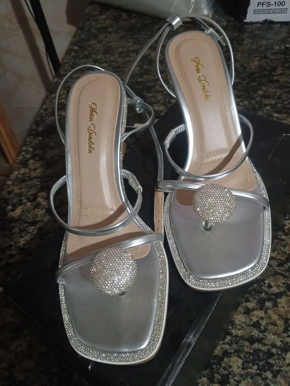 VENDE-SE SANDÁLIA - Foto 2