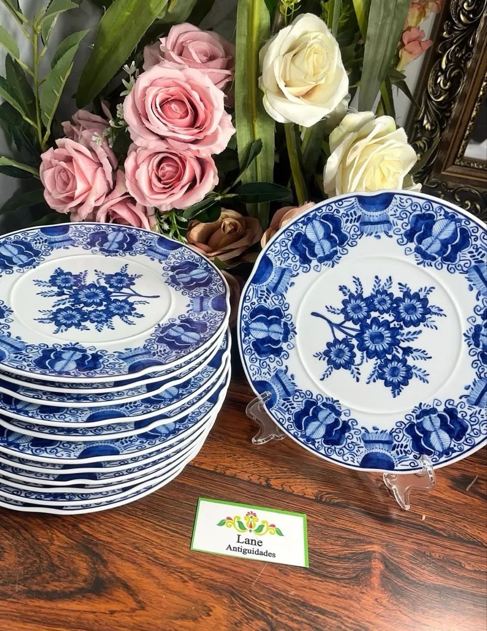 Conjunto Pratos De Sobremesa Em Porcelana Vista Alegre Com Tânia Bulhões.