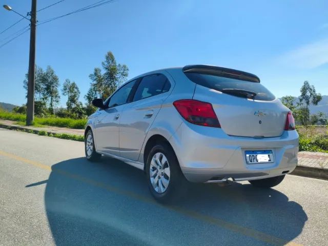 Chevrolet Onix JOY Hatch 1.0 8V Flex Mec. 4P 2019 - Foto 3