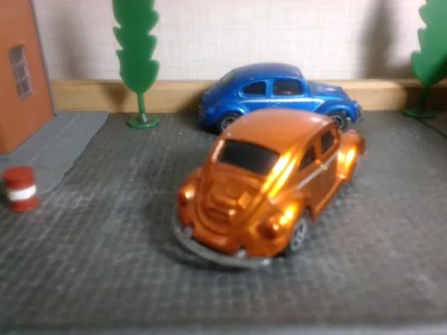 MINIATURA VW 1300 ESCALA 1/64 - Foto 2