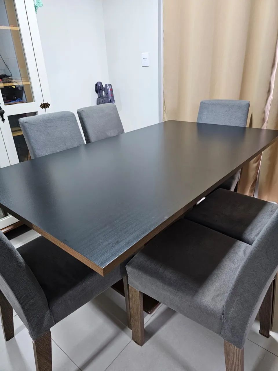 Mesa com 6 cadeiras estofadas  - Foto 4