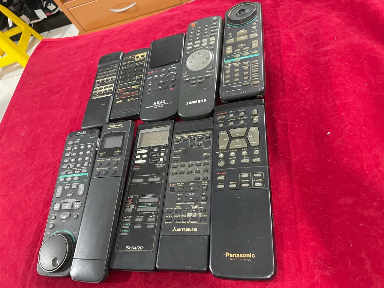 Lote 10 Controles de Televisores  - Foto 2
