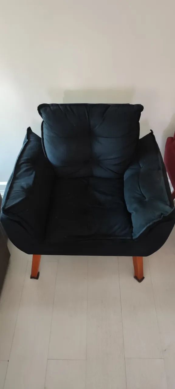 Três Poltronas preto e vermelho. Tecido e espuma. - Foto 2