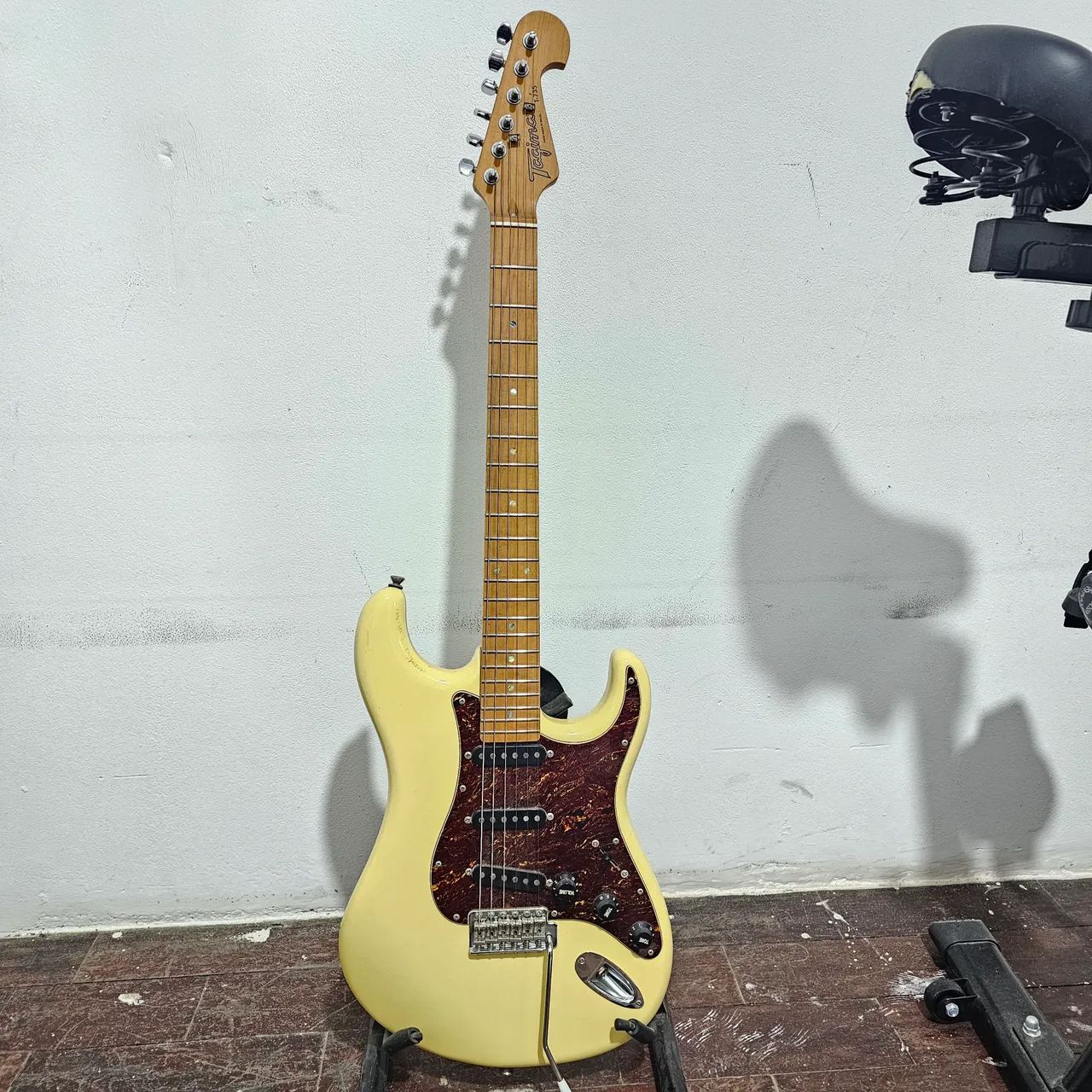 Guitarra tagima t735