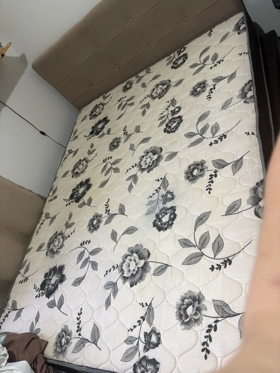 Cama box + Colchão marca Ortobom + cabeceira - Foto 2