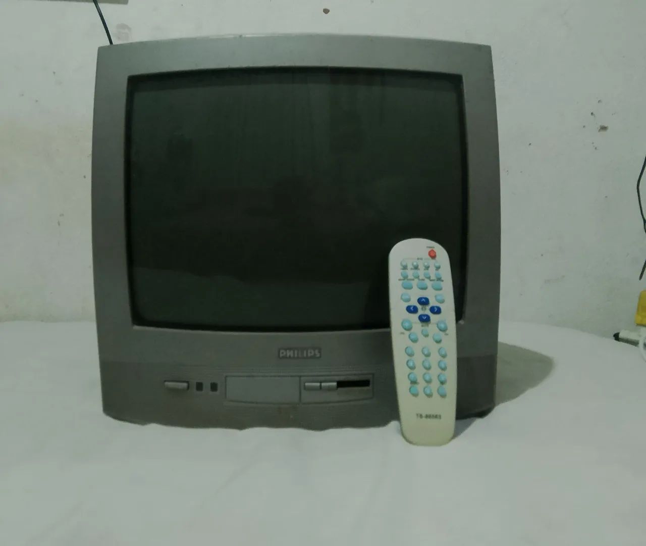 TV de Tubo Philips 14" polegadas Com Defeito No Horizontal 
