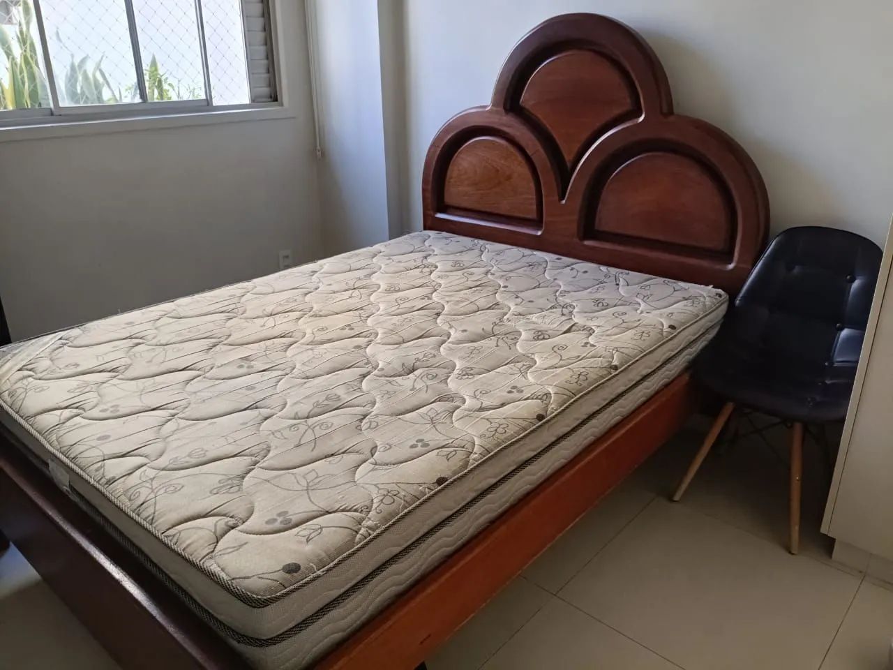 Cama de madeira
