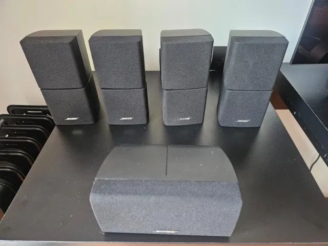 05 Caixas De Som Bose Acoustimass Double Cube e 2 Suportes Bose - Foto 4