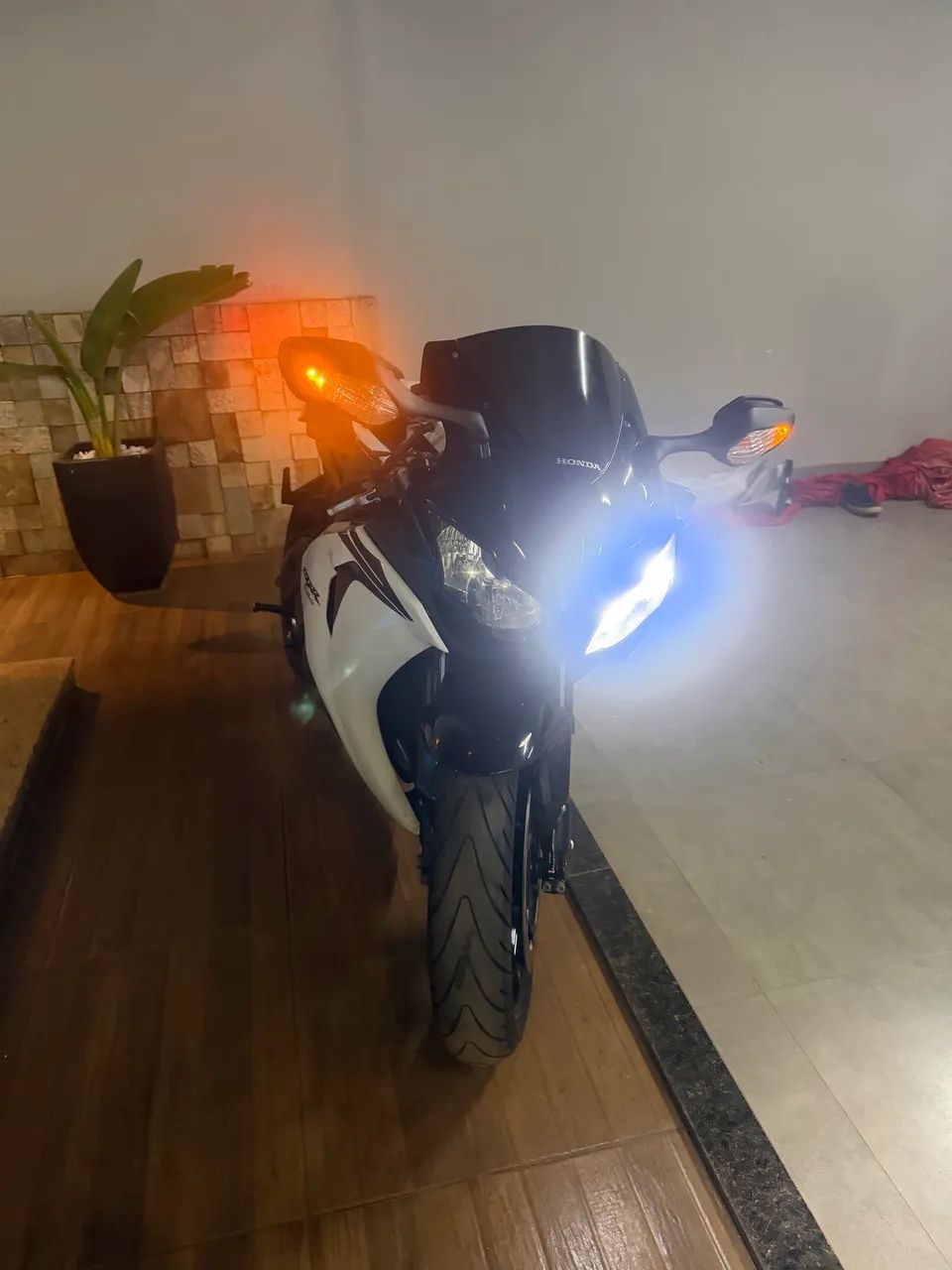 CBR 1000 rr  - Foto 4