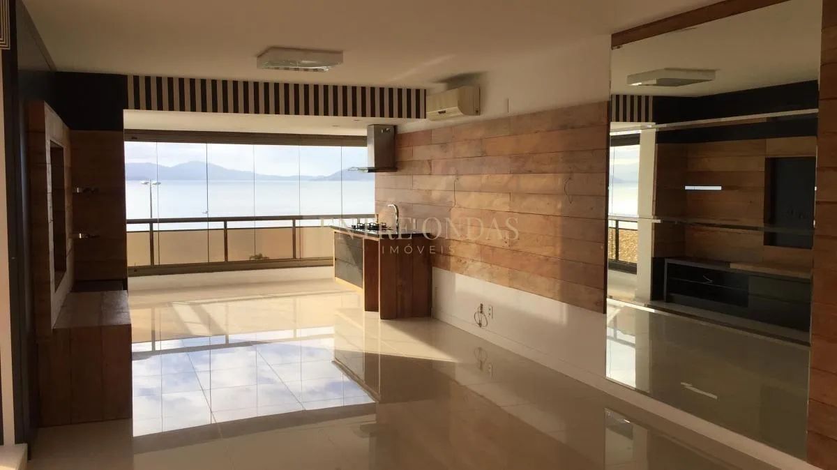 Apartamento com 3 suítes no bairro Agronomica Florianópolis - Foto 2