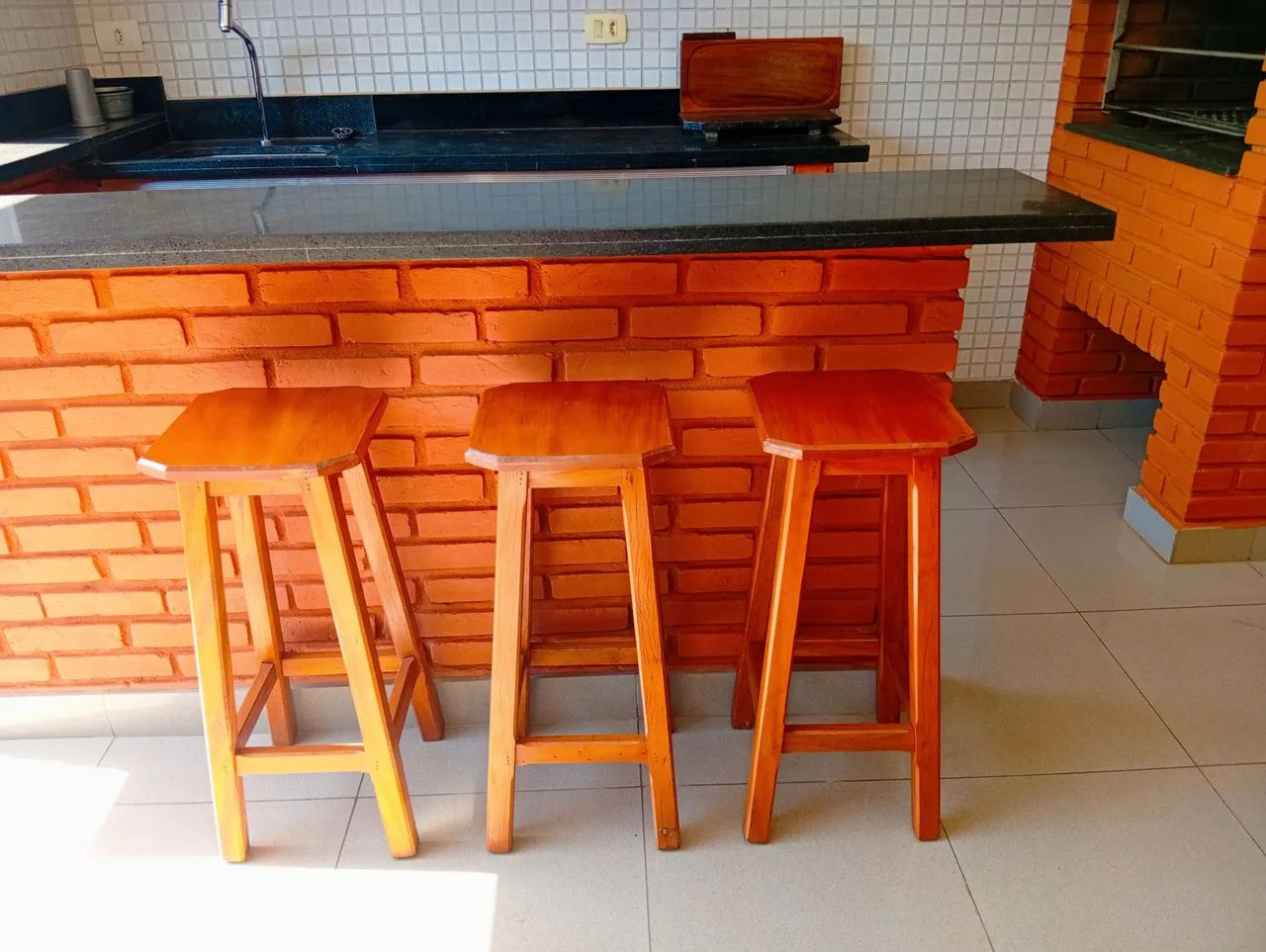Banquetas de peroba Rosa 