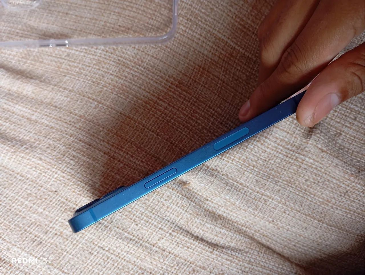iPhone 13 azul bebê 