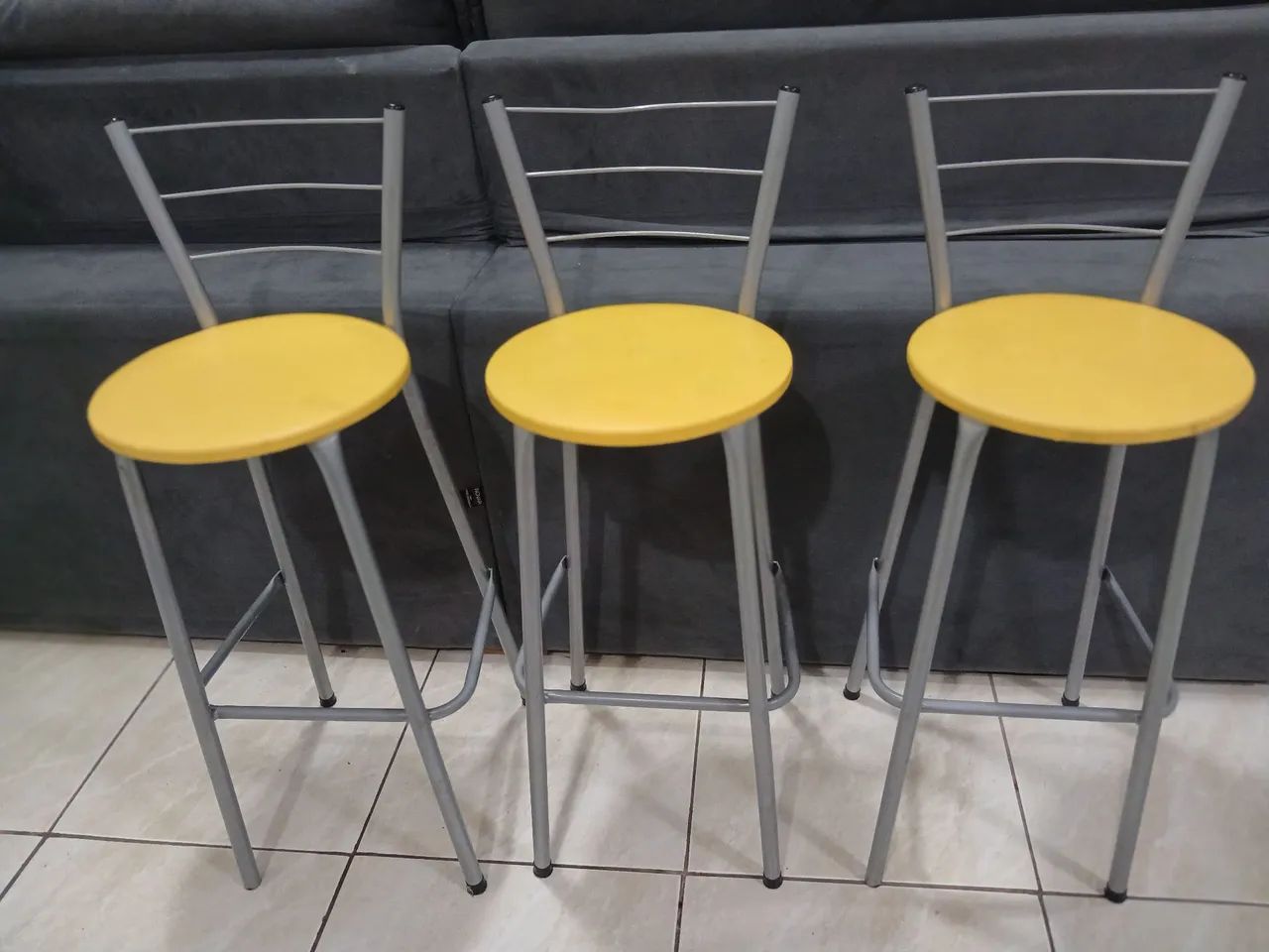 Mesa com 5 cadeiras