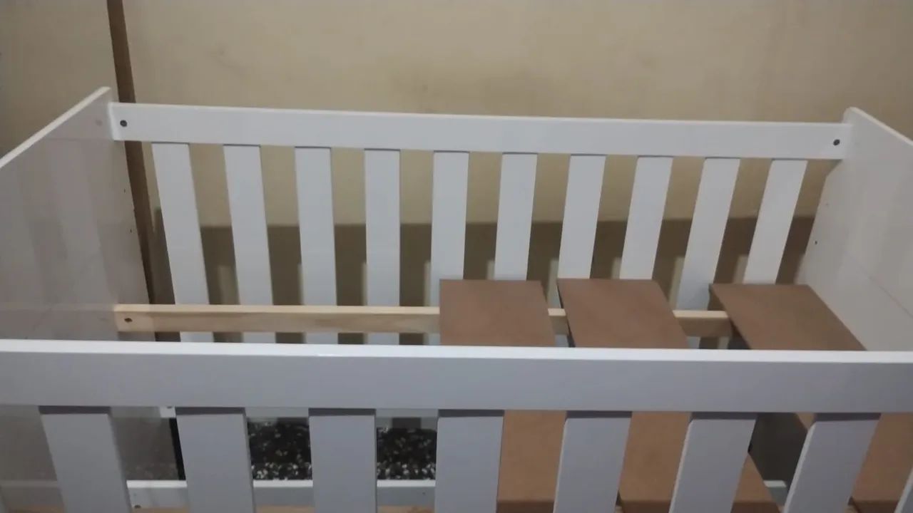 Vendo berço 3 em 1 branco  - Foto 3