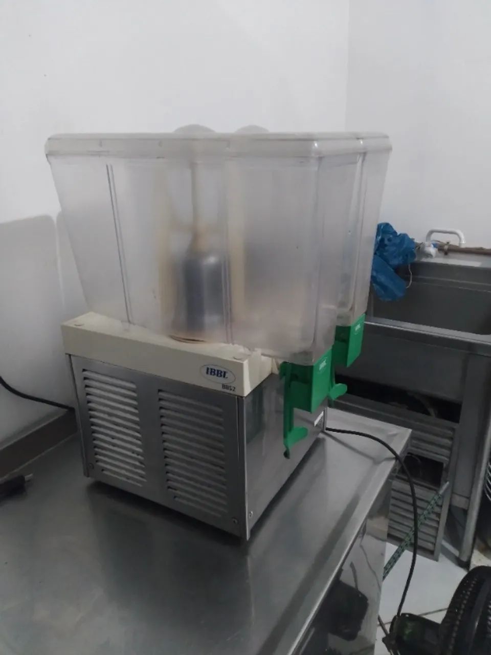Maquina Refresqueira para sucos com duas cubas IBBL/ BBS2 110 VOLTS - Foto 3