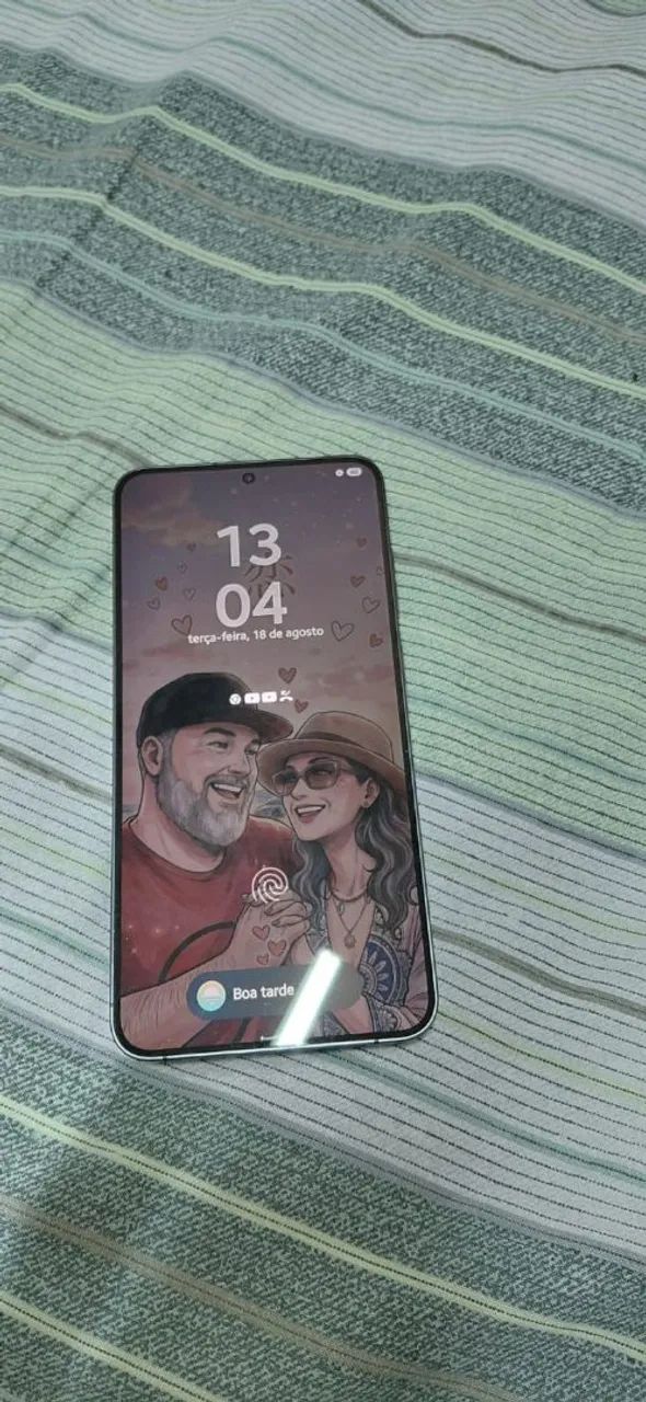 S24+, 256gb sem detalhes e fone bluetoothbuds 2 pro..