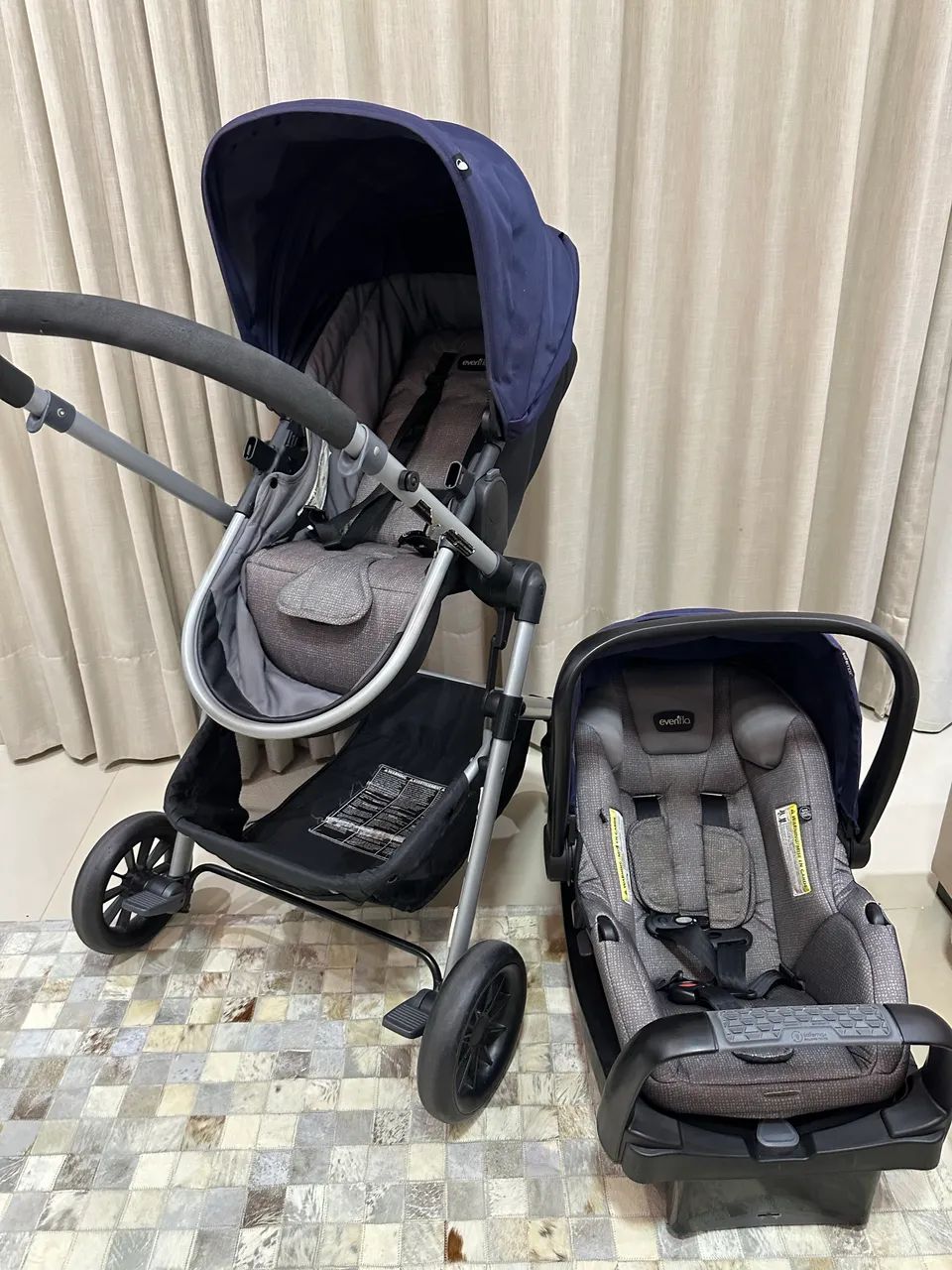 Vendo carrinho de bebê modelo Travel System - 3 em 1