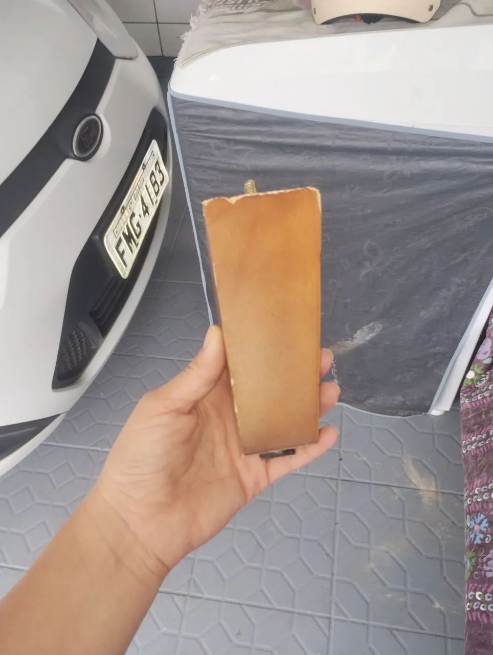 Sofá com pé de madeira - Foto 3