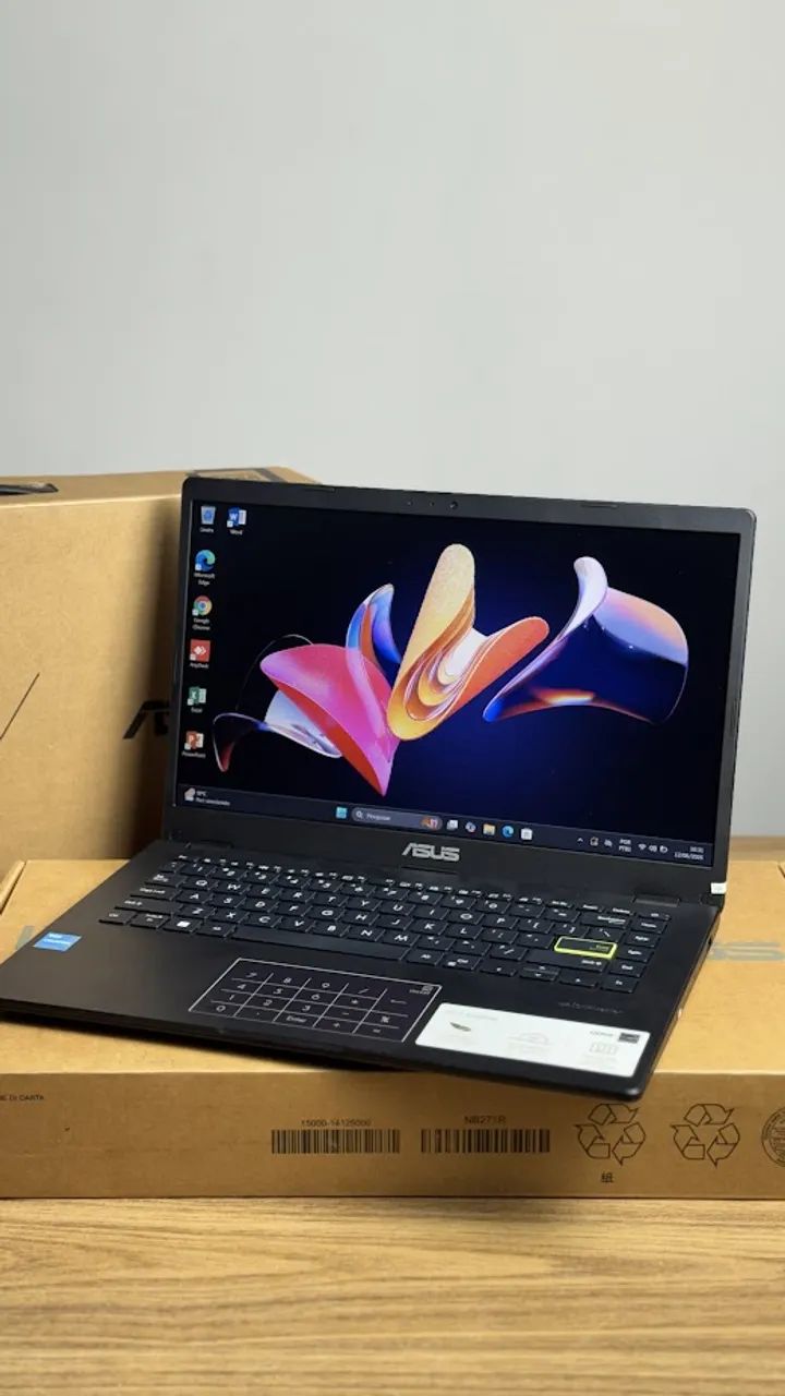 Notebook Asus Novo, Intel, NVME M2, 4GB DDR4