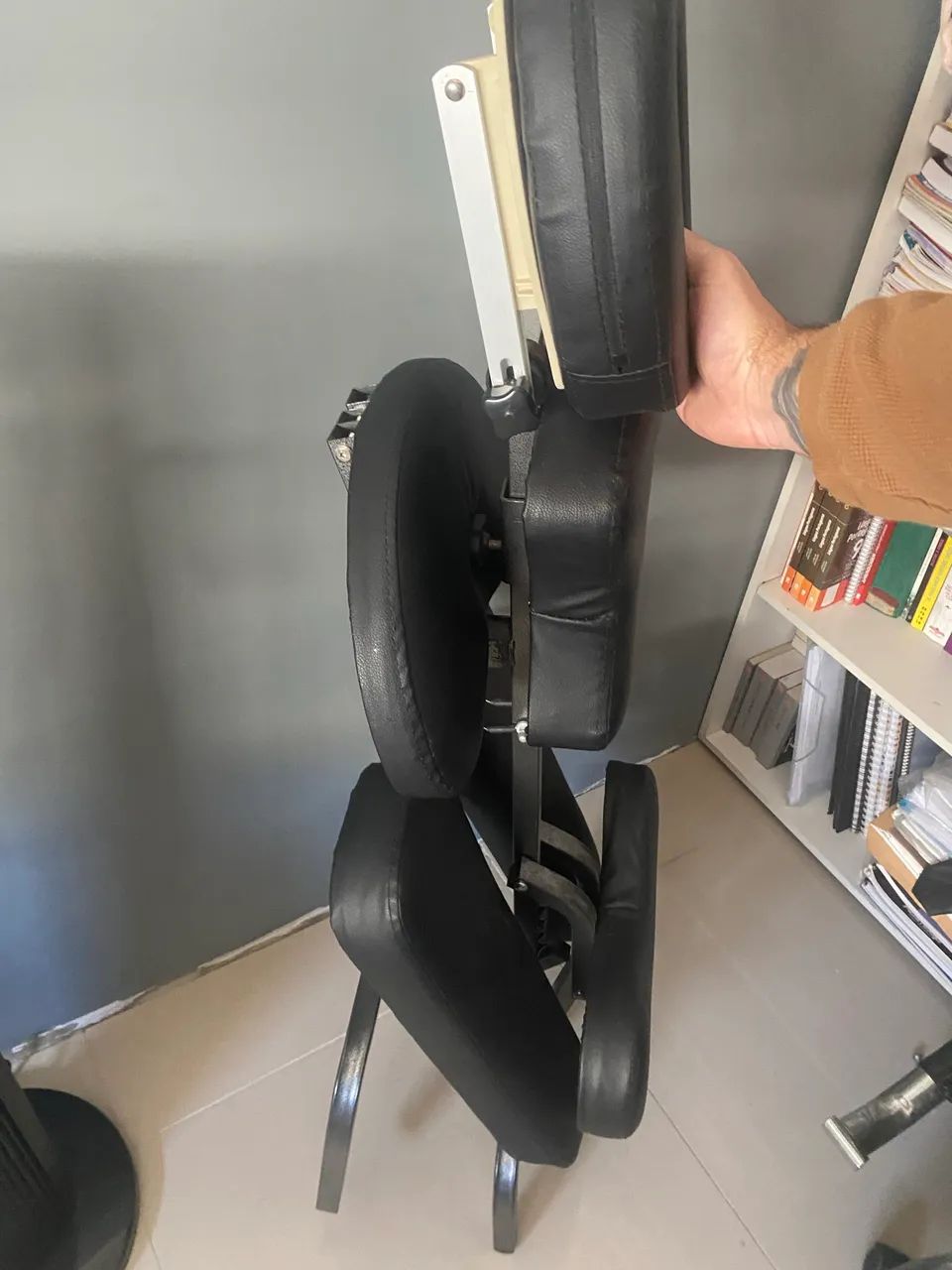 Cadeira de Massagem Portátil Ergonômica - Pouco Uso - Excelente Estado - Foto 4