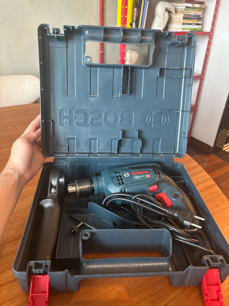 Furadeira de Impacto Bosch 750w com Maleta - Foto 5