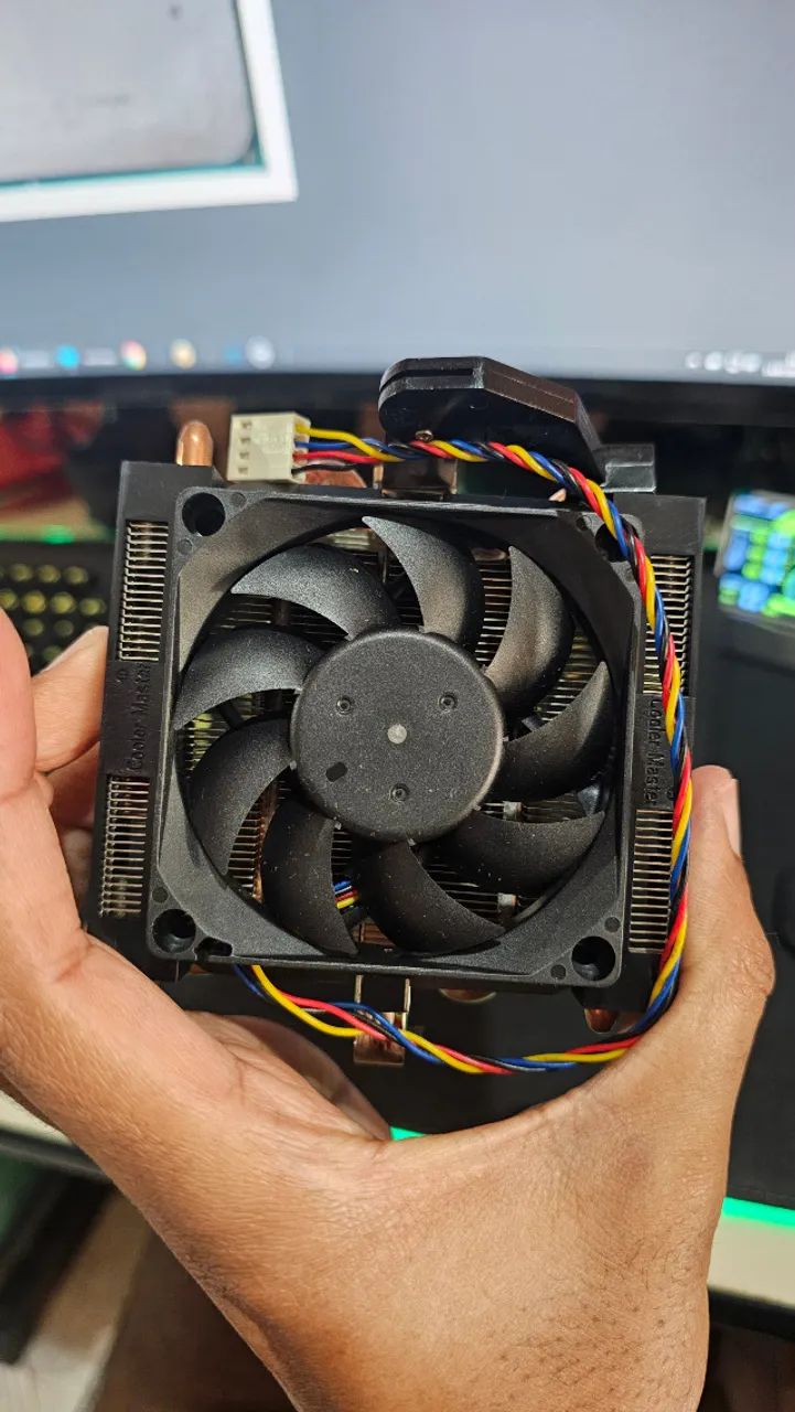 Processador Amd Phenom Ii X6 10 (3,3 Ghz) Com Cooler Box (Usado) - Foto 4