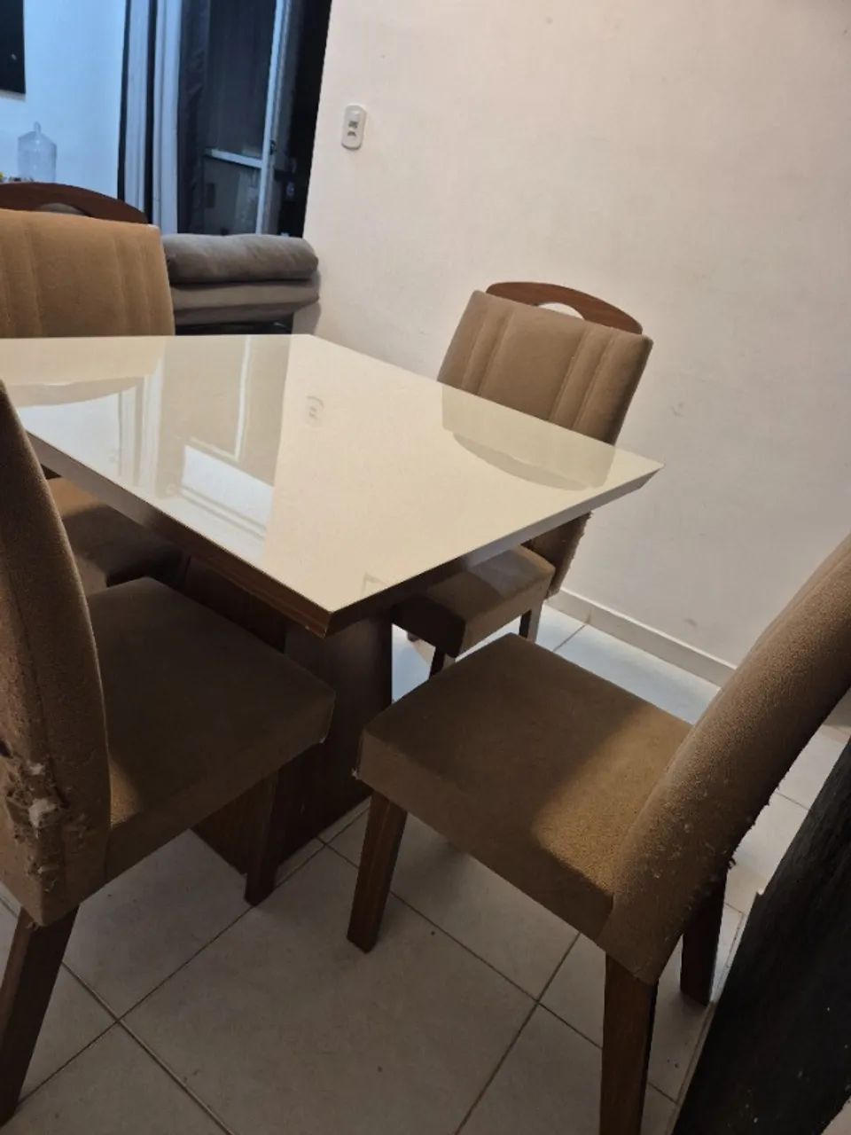 Mesa de jantar com 4 cadeiras - Foto 2