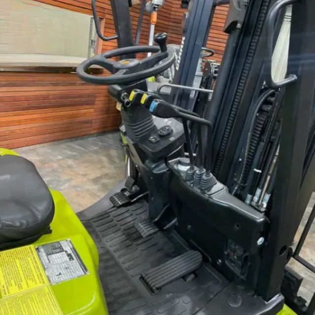 Empilhadeira GLP Clark, C20L, capacidade 2.000Kg Marca Clark | Modelo C20sL.  - Foto 4