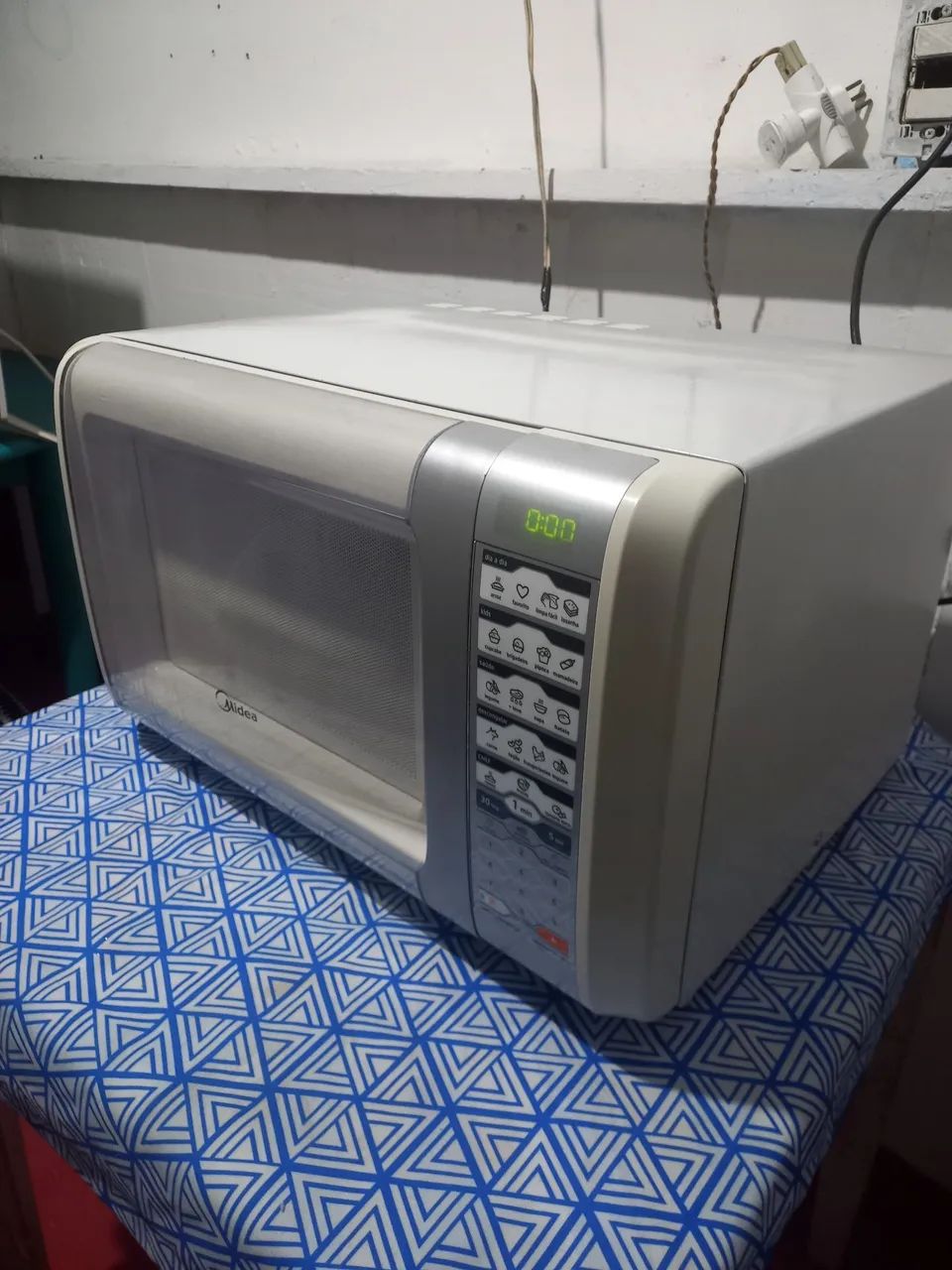Micro-ondas Midea 31 litros com 3 meses de garantia  - Foto 2
