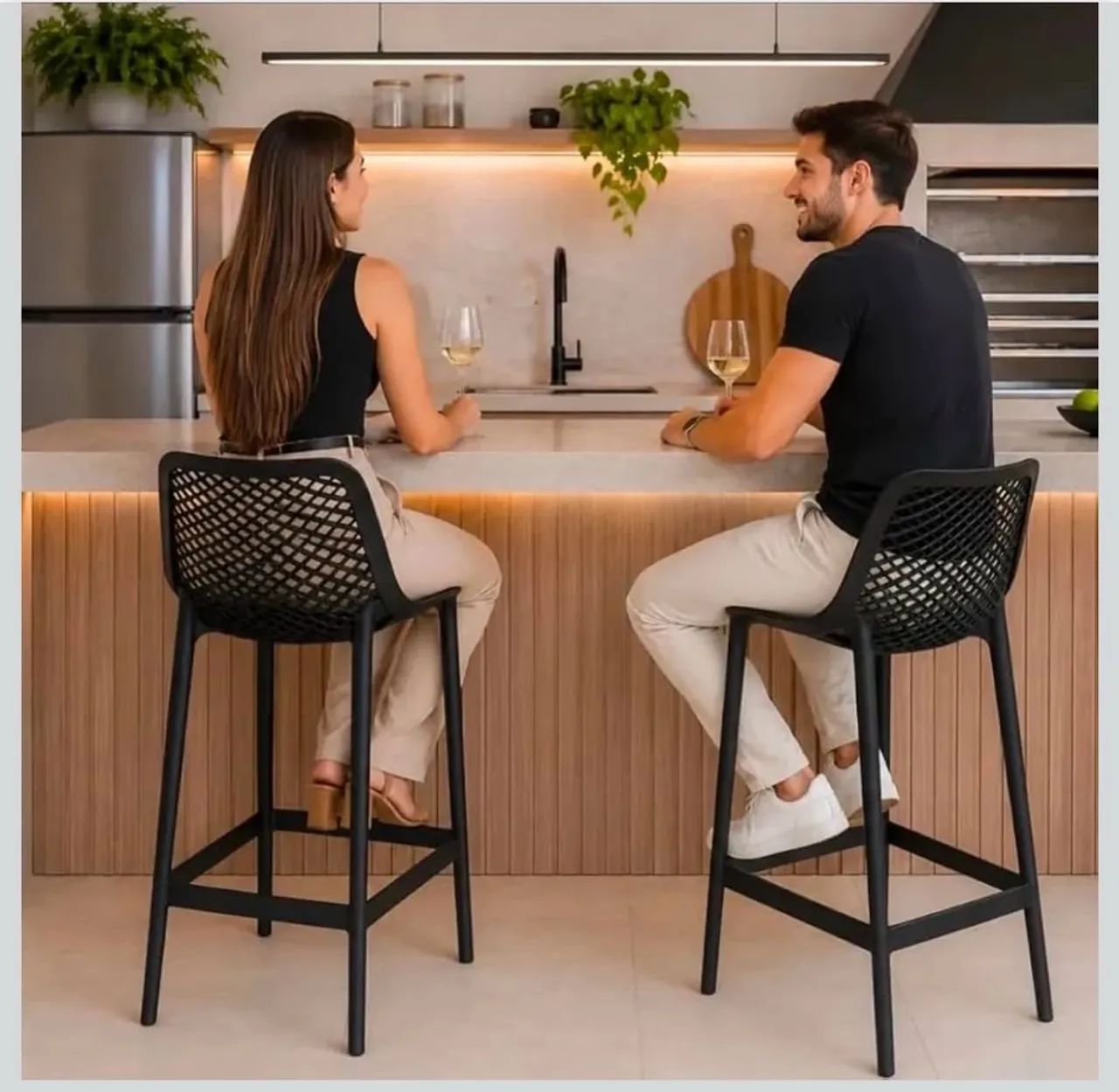 Kit Banquetas Suits cor preta 
