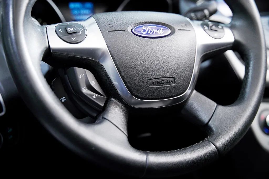 Ford Focus Sedan 2.0 16V/2.0 16V Flex 4p Aut., foto 13 de 19