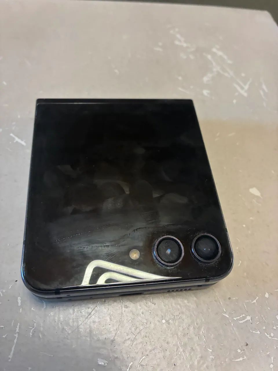 Samsung Z Flip 5 - Foto 2