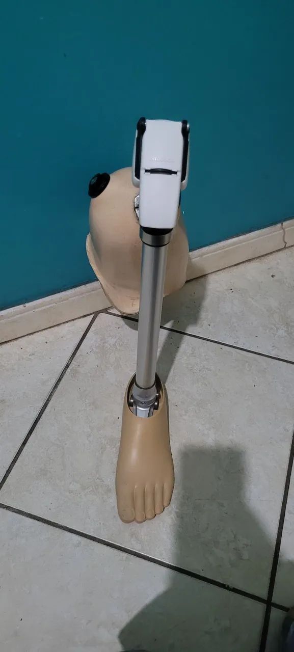 Protese membro inferior joelho mecanico 