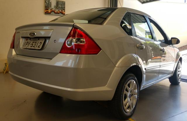 Fiesta sedan 1.0.$18.800 - Foto 2