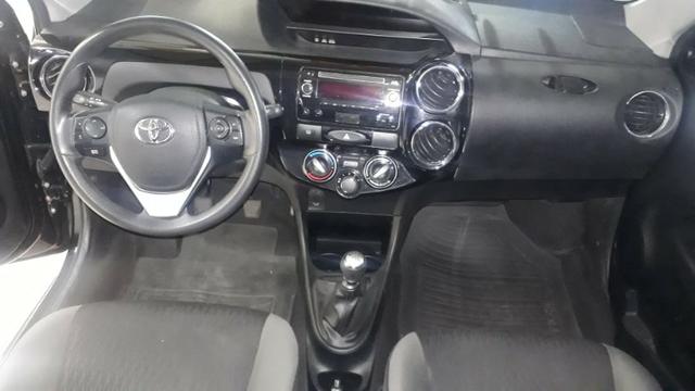 Toyota Etios XS 1.5 2018 emplacado 2020 - Foto 6