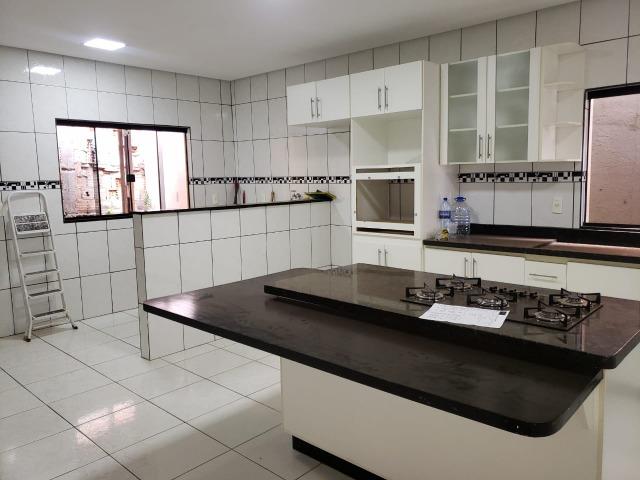 Excelente localização, Rua 08, 03 quartos, 01 suíte com closet, lote 400m² - Foto 2