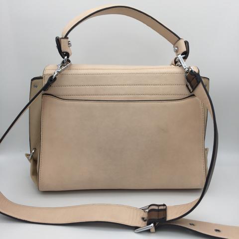 Linda Bolsa de Couro Feminina Pouco Uso em Ótimo Estado - Foto 3