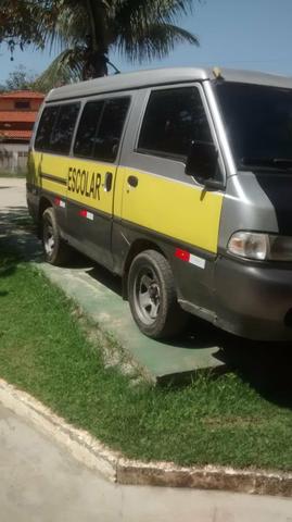 Vendo van Hyundai h100 ano 98/12lugares