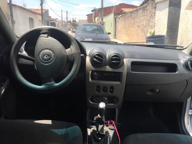 Renault Logan 2011 bem conservado. Completo, pneus novos - Foto 6