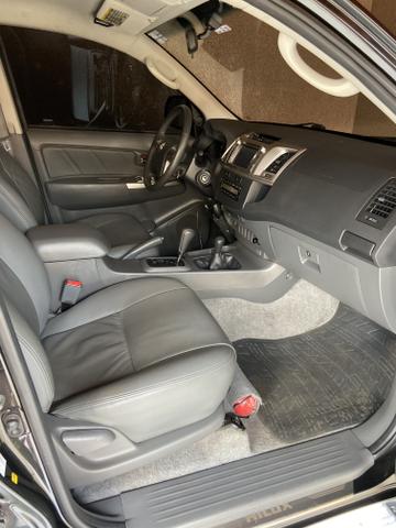 Hilux srv 2013/2013 preta diesel 85.100 km impecável sem detalhes 4 pneus bfgoodrich zero - Foto 10