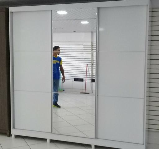Guarda roupas casal 2.40 de larg(mostruario)de 1799 por 1399 a vista - Foto 5